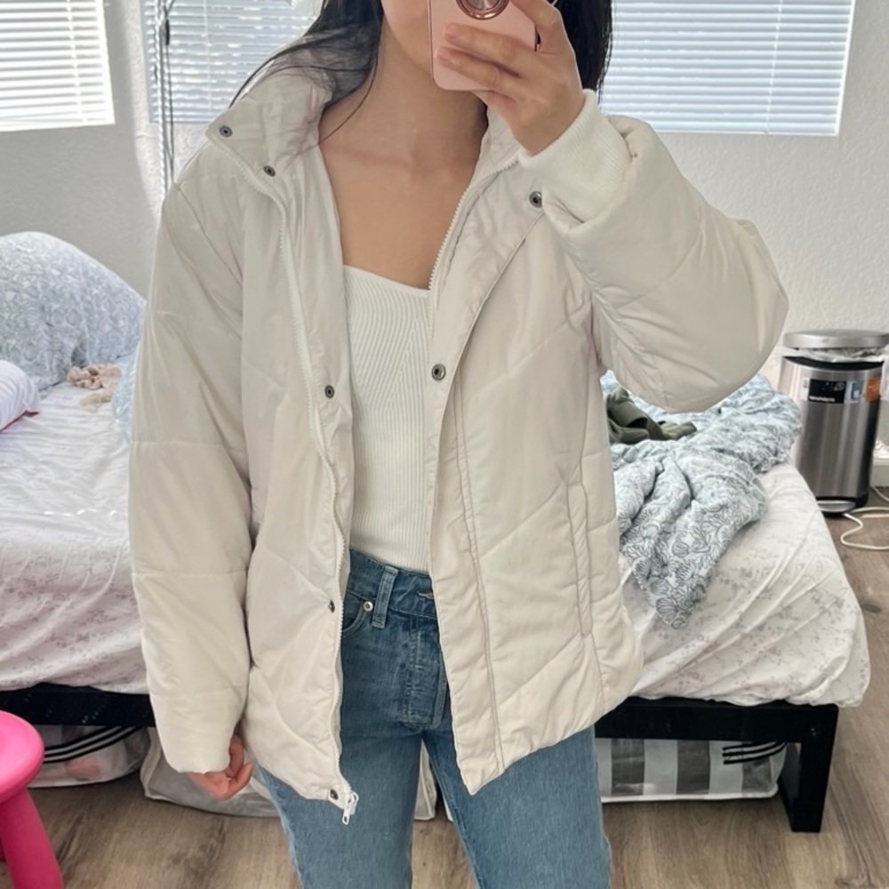 Women's White Puffer Jacket - Picture 10 of 11